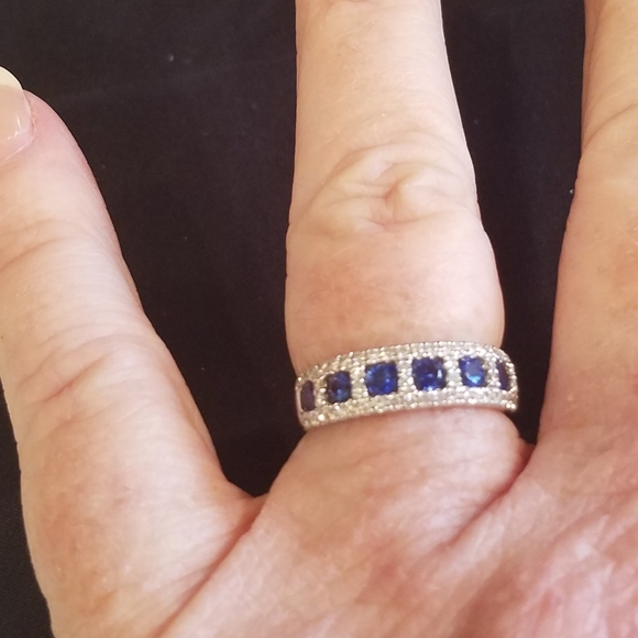 βββSOLDβββDIAMOND & SAPPHIRE RING - Picture 9 of 12